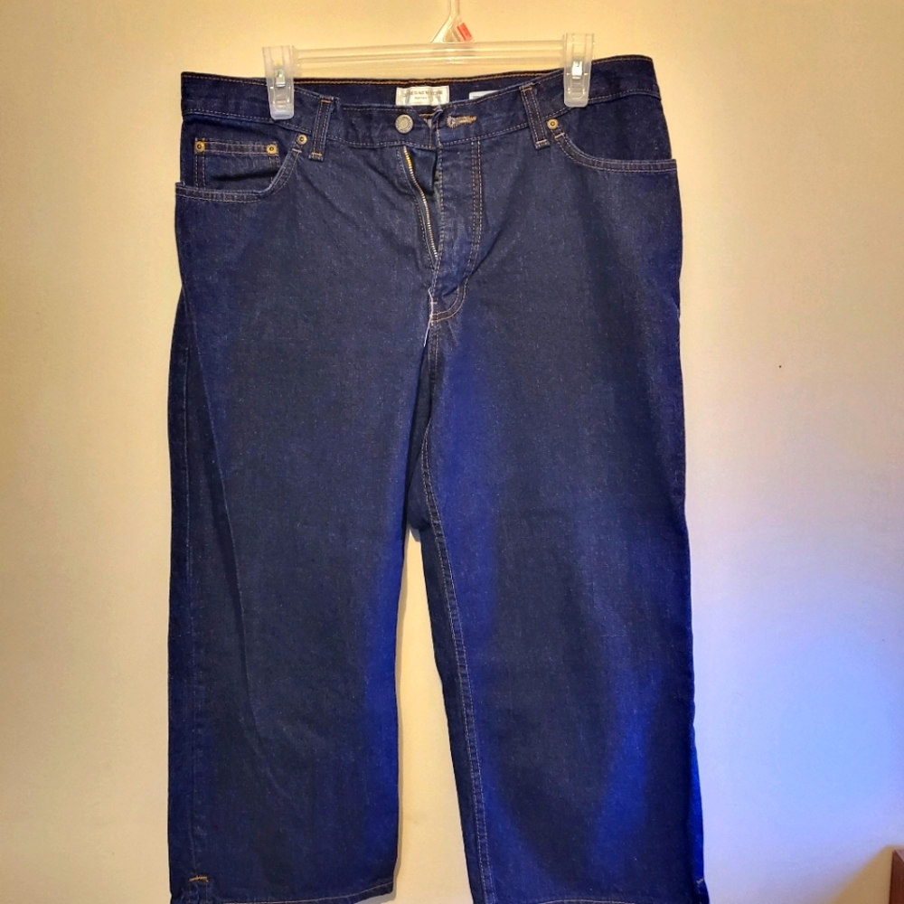 Jones New York denim capris. Size 12.